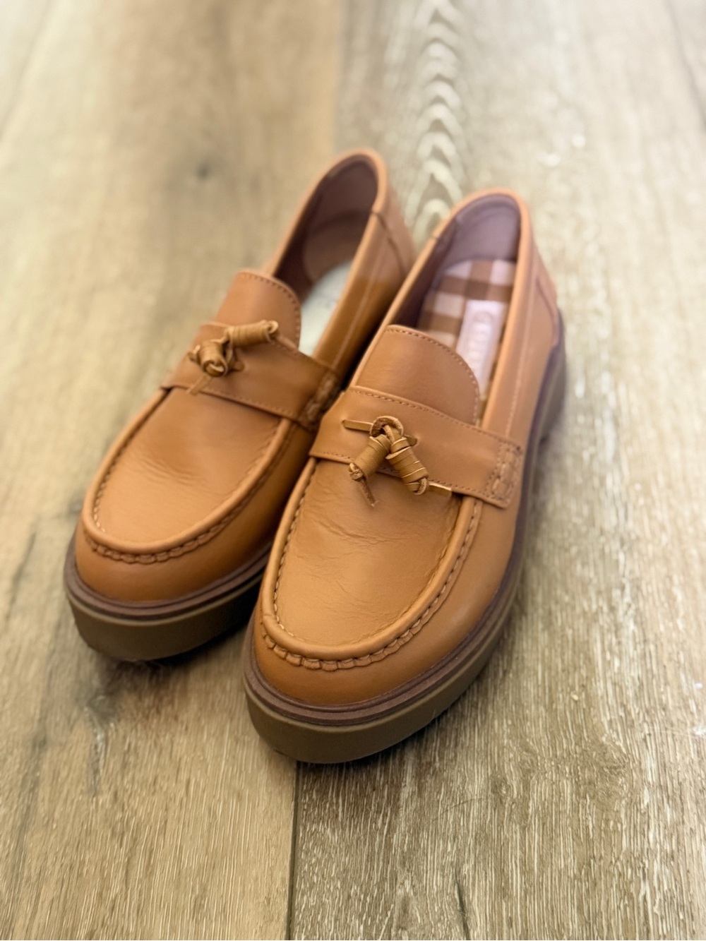 Sperry Women’s Tan Leather Knot-Detail Loafers